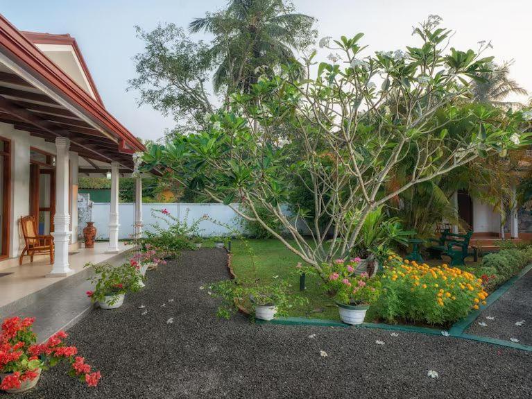 Araliya Villa Moragalla Екстериор снимка