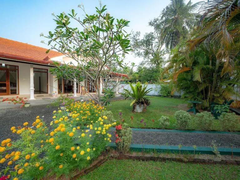 Araliya Villa Moragalla Екстериор снимка